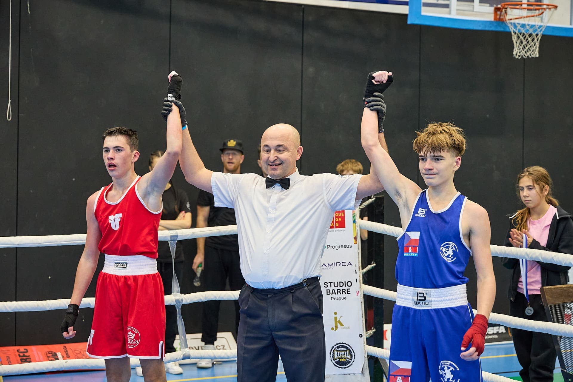 Národní liga boxu "O pohár senátora Hraby" - 24-11-17_R6I_1608.jpg