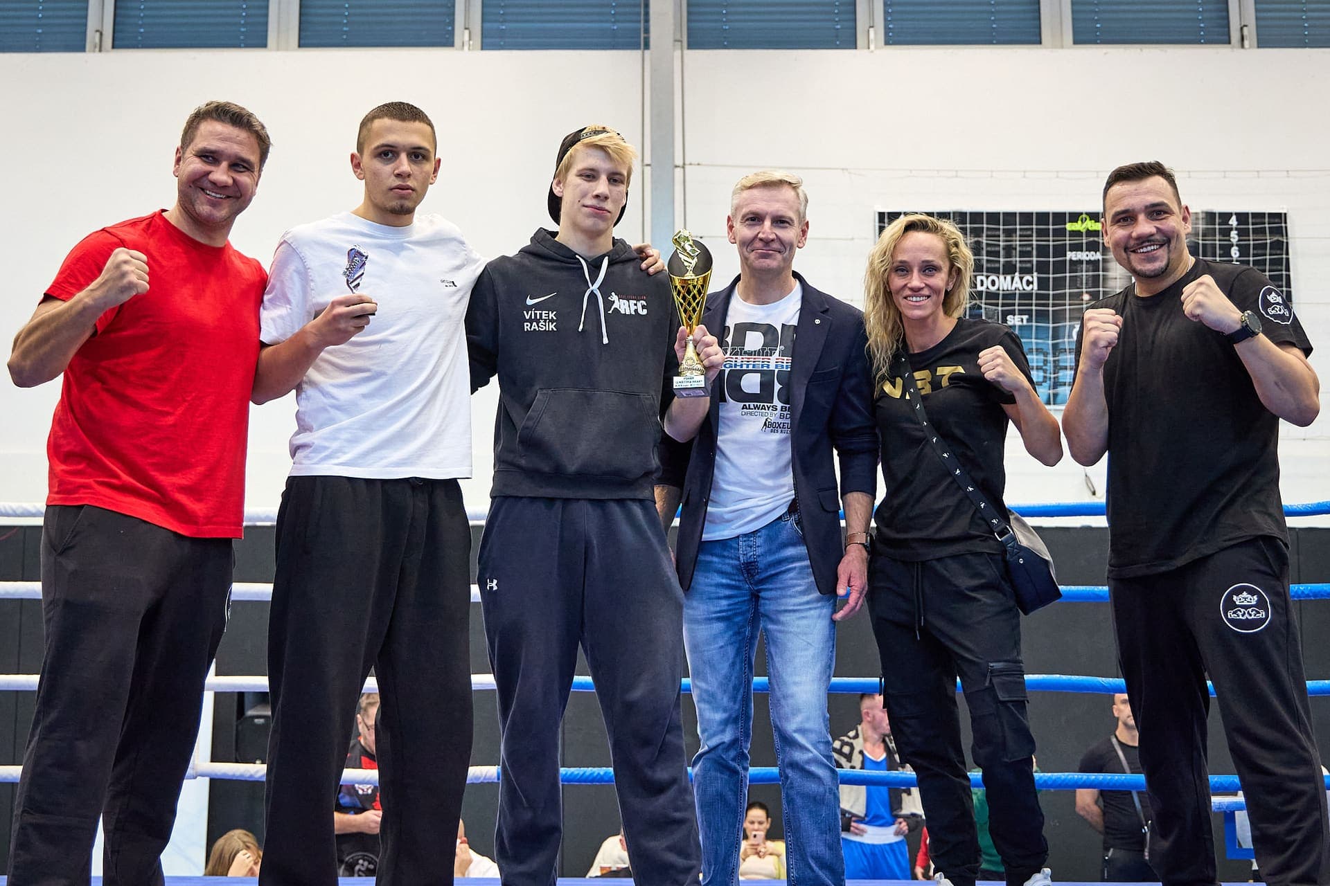 Národní liga boxu "O pohár senátora Hraby" - 24-11-17_R6I_1737.jpg
